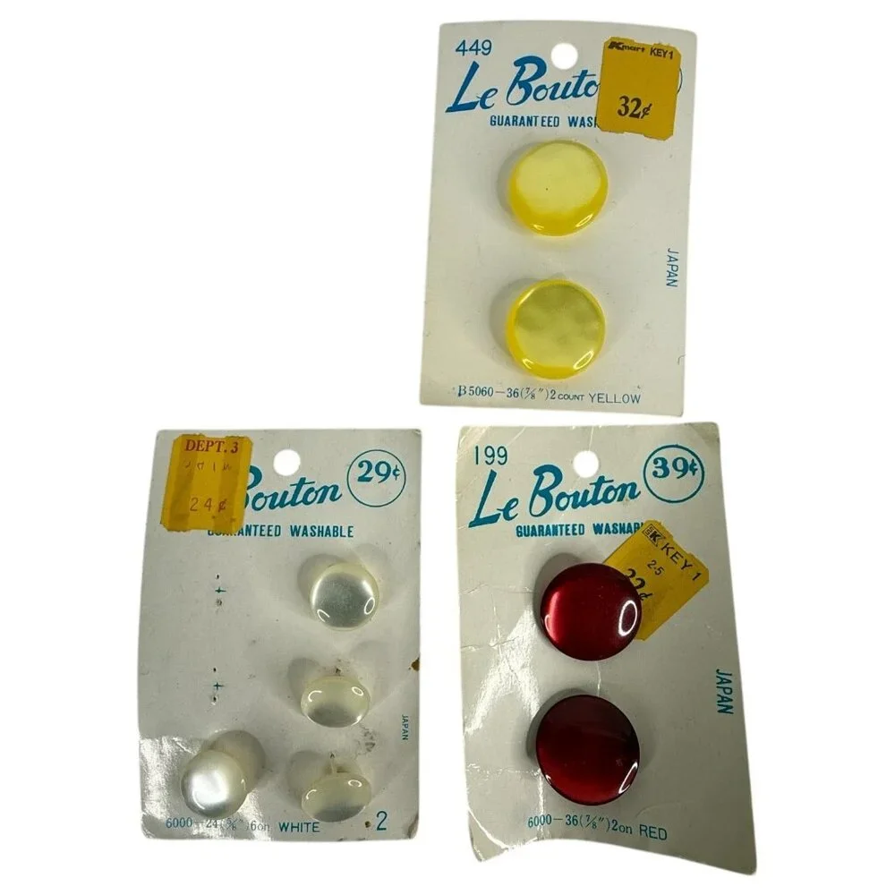 VTG Le Bouton Buttons Various Sizes & Colors 15 Cards Some Partial Some Complete
